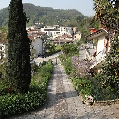 Diana Βίλα Tarzo